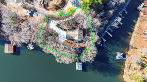 135 Fishermans Cove Ln, Taylorsville, NC 28681
