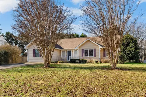 143 Candlestick Dr, Statesville, NC 28625