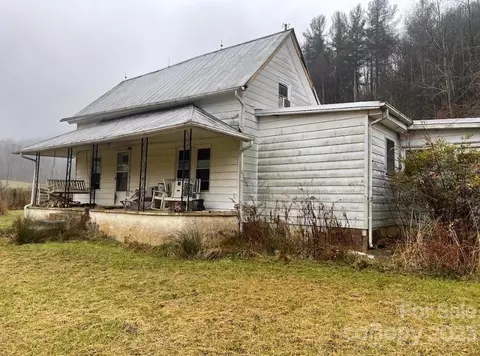 217 Brady Rd, Laurel Springs, NC 28644