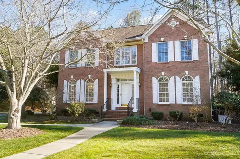 4408 Shadow Cove Ln, Charlotte, NC 28216