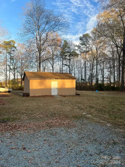 3813 Wolf Pond Rd, Monroe, NC 28112 photo 3