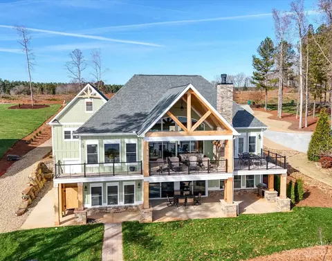226 Eagle Pointe Dr, Norwood, NC 28128