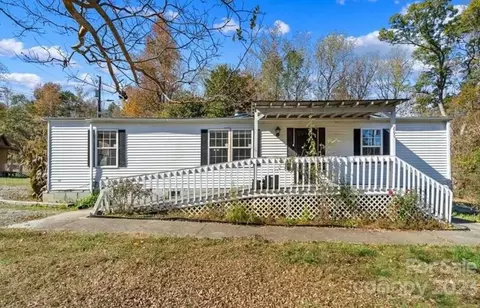 266 Buckner Pl, Thomasville, NC 27360
