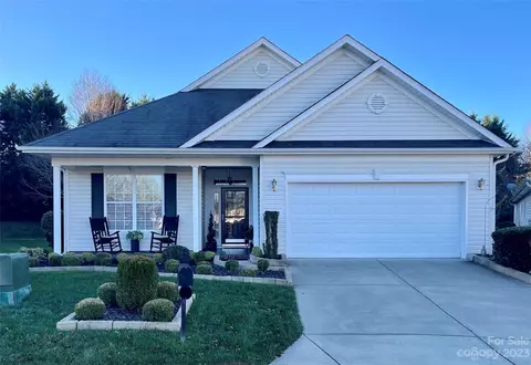 1037 Peridot Dr, Fort Mill, SC 29708