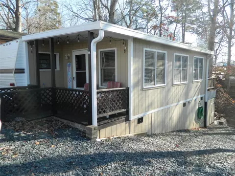 131 Pier Ave, New London, NC 28127