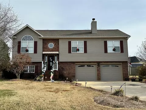 3888 Pumpkin Ln, Conover, NC 28613
