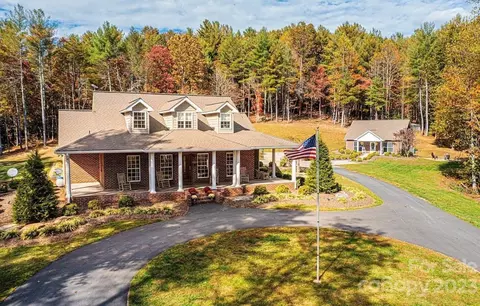 4446 Heritage Hills Pl, Lenoir, NC 28645