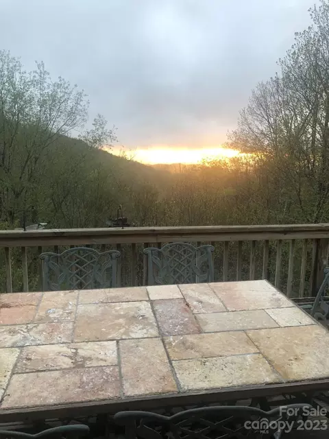 100 Hawthorne Rd, Beech Mountain, NC 28604 photo 2