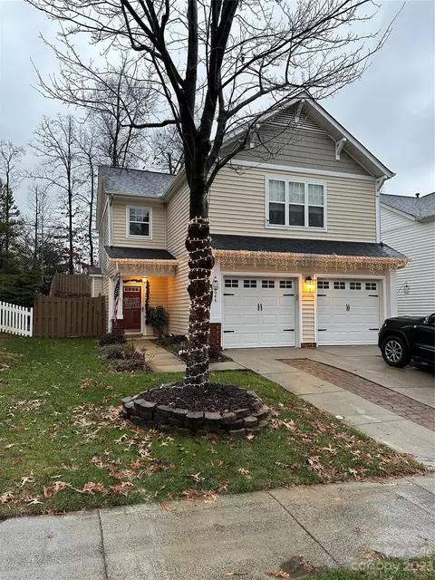 10644 Secret Garden Ln, Charlotte, NC 28214