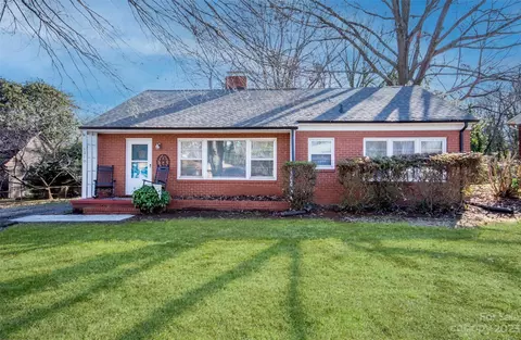 1310 Knox St, Statesville, NC 28677
