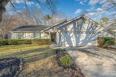 125 Southcliff Dr, Waxhaw, NC 28173