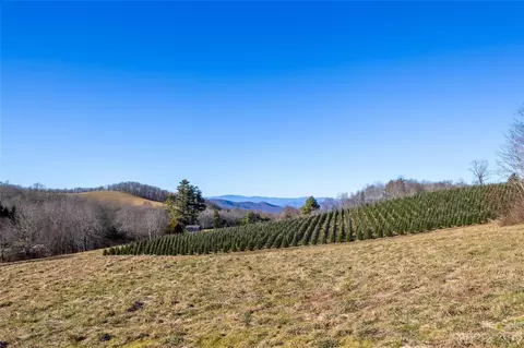 3760 Big Ridge Rd, Glenville, NC 28736