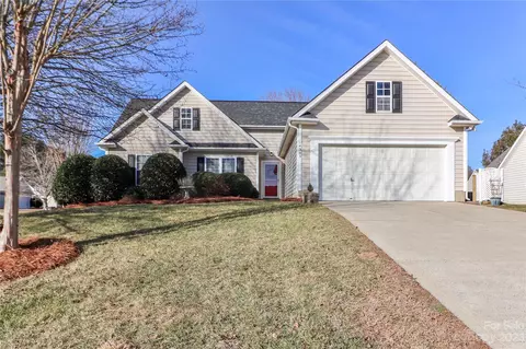 14303 Chenault Dr, Huntersville, NC 28078