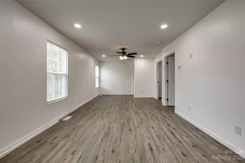 952 13th St, Lancaster, SC 29720 photo 5