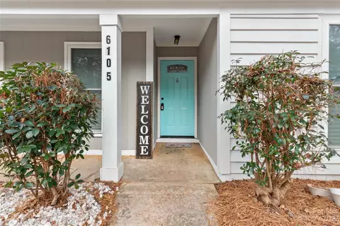 6105 Woodthrush Dr, Charlotte, NC 28227