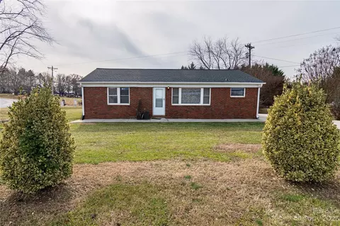 3751 Taylorsville Hwy, Statesville, NC 28625