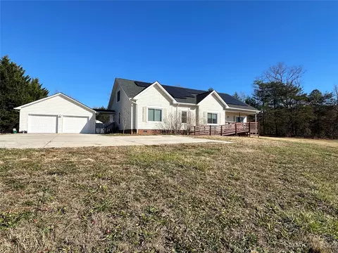 1442 Nc Hwy 127 Hwy, Taylorsville, NC 28681