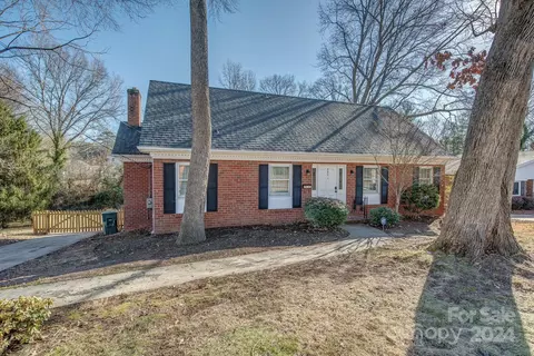 932 Nottingham Dr, Gastonia, NC 28054