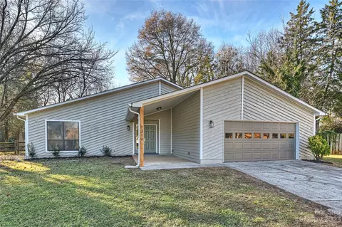 6319 Hanna Ct, Charlotte, NC 28212