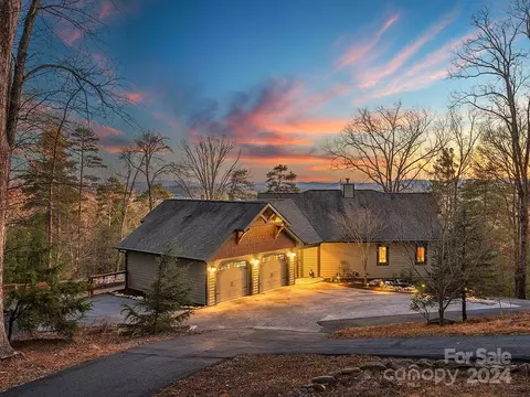 Charming Lane, Hendersonville, NC 28792