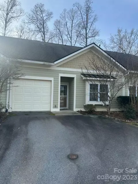 23 Fox Briar Dr, Fletcher, NC 28732