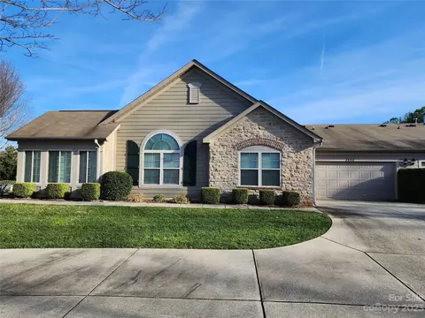 3550 Bank Ct, Matthews, NC 28105