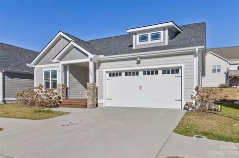 241 Leyland Cir, Hendersonville, NC 28792