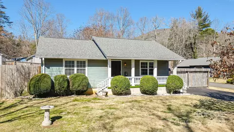 333 Genesis Cir, Black Mountain, NC 28711