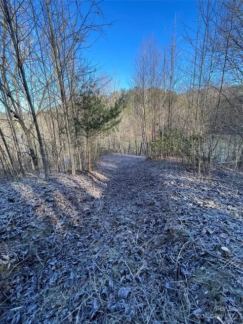 000 White Oak Road Rd, Waynesville, NC 28785