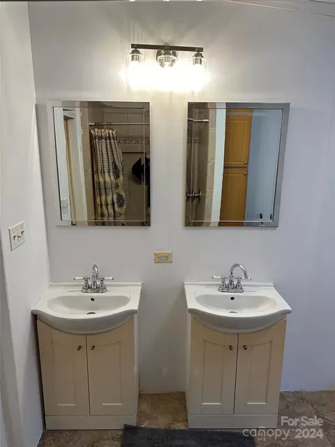 Bath - 3222 Griffith Rd, Monroe, NC 28112 photo 2 of 3