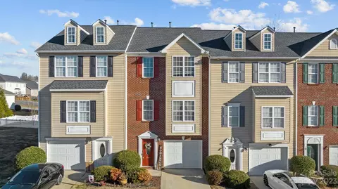 205 Langhorne Dr, Mount Holly, NC 28120