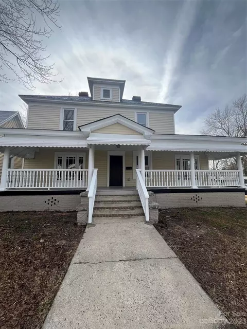 511 Yadkin Ave, Spencer, NC 28159