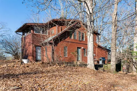 64 Pine Cone Dr, Asheville, NC 28805
