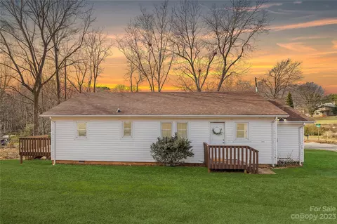 1901 Davis N Ave N, Newton, NC 28658