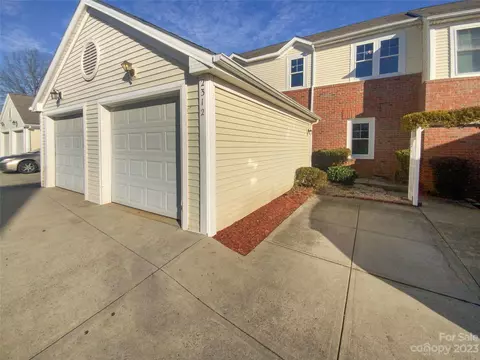 2312 Oak Hill Village Ln, Charlotte, NC 28217