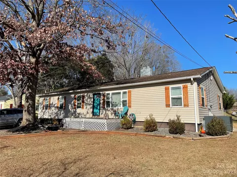 320 E Herman St, Newton, NC 28658