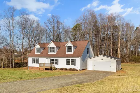 136 Burning Ln, Stony Point, NC 28678