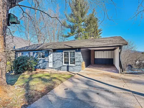 59 Daisy Ave, Waynesville, NC 28786