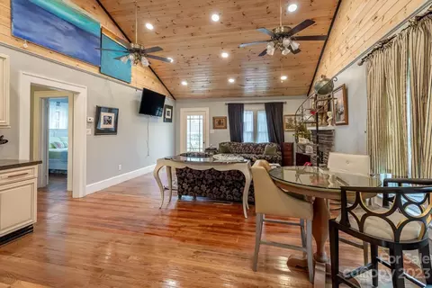 948 Union St, Morganton, NC 28655 photo 4
