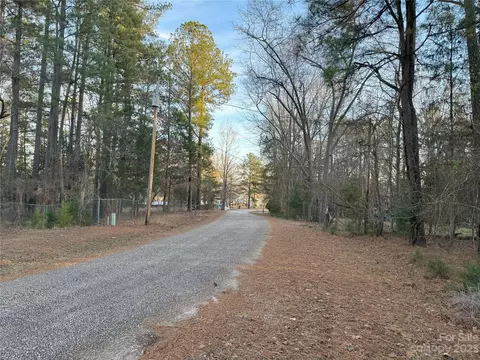 518 Colonels Cir, Ridgeway, SC 29130 photo 6