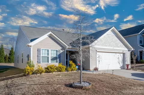 144 Hidden Lakes Rd, Statesville, NC 28677