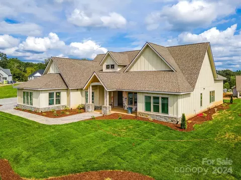 480 Daniel Circle 79 Dr #79, Mills River, NC 28759