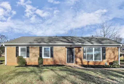 3701 Firestone Dr, Charlotte, NC 28216