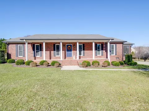 113 Hunters Creek Dr, Mooresville, NC 28115