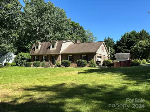 100 Oak Dale Ln, Morganton, NC 28655