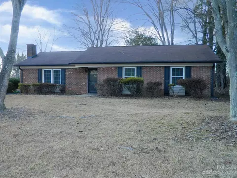 2542 Wood Valley Rd, Winston Salem, NC 27106