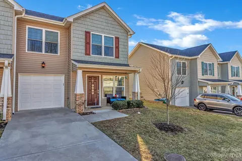 16 Sunny Meadows Blvd, Arden, NC 28704