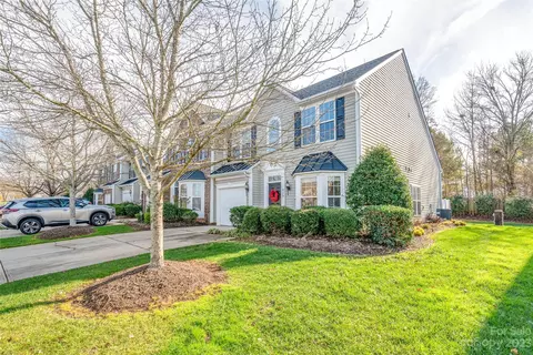 825 Daly Cir, Fort Mill, SC 29715