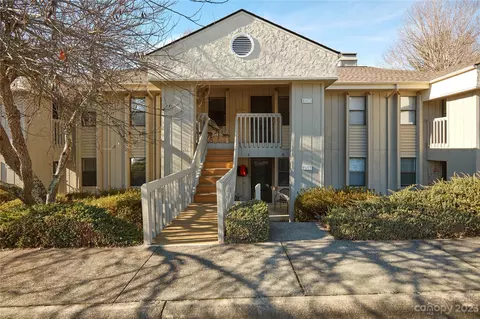 1704 Abbey Cir, Asheville, NC 28805