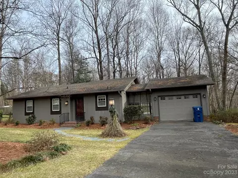 719 Carson St, Troy, NC 27371